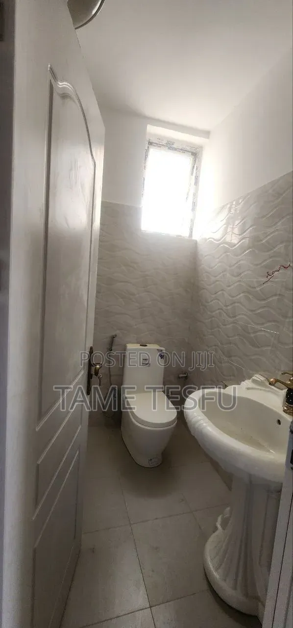 Furnished 8bdrm House in ሀያት, Bole for sale