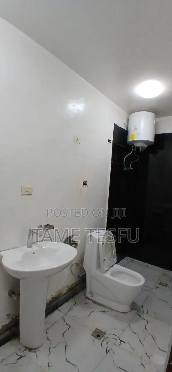 Furnished 8bdrm House in ሀያት, Bole for sale