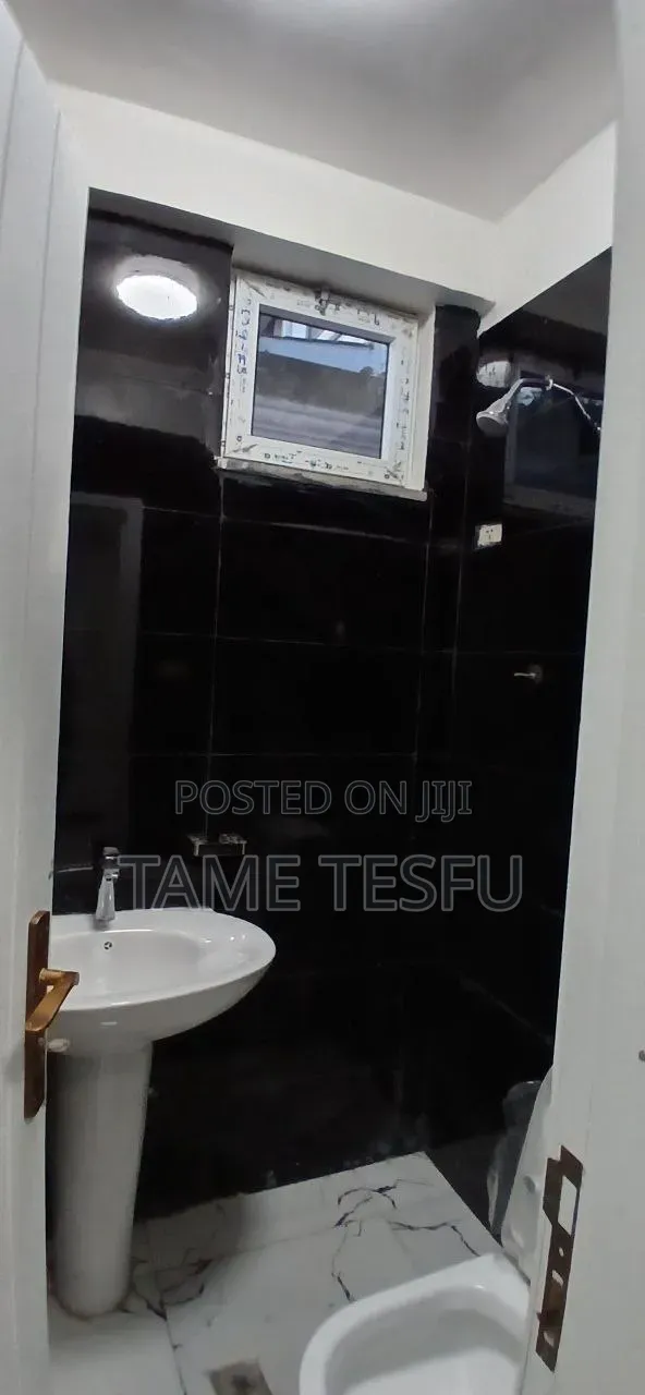 Furnished 8bdrm House in ሀያት, Bole for sale
