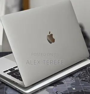 New Laptop Apple MacBook 2020 16GB Intel Core i7 SSD 512GB