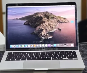 New Laptop Apple MacBook 2020 16GB Intel Core i7 SSD 512GB