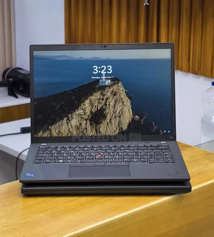 New Laptop Lenovo ThinkPad T14 G4 16GB Intel Core i7 SSD 512GB