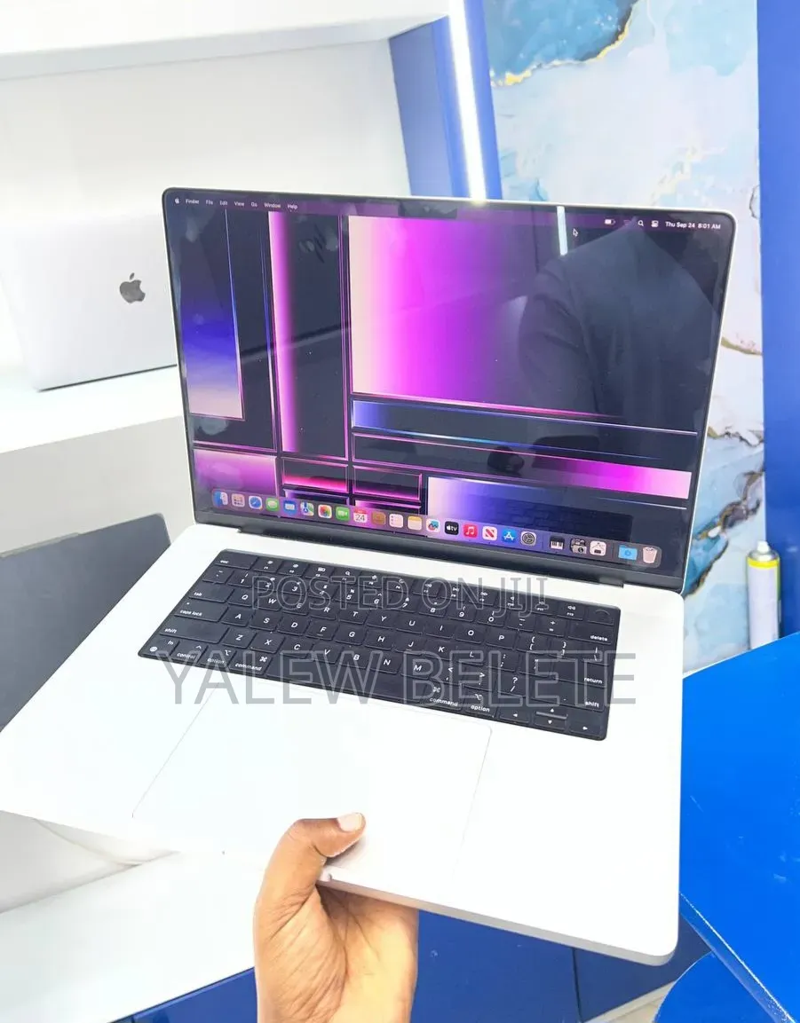 New Laptop Apple MacBook Pro 16GB Apple M1 Pro SSD 512GB