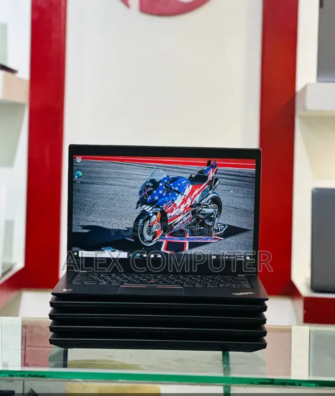 New Laptop Lenovo ThinkPad T490s 16GB AMD Ryzen 7 SSD 512GB