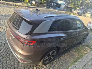 Volkswagen ID.6 2022 Gray