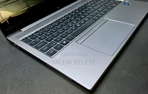 New Laptop HP ZBook Firefly G8 16GB Intel Core i5 SSD 512GB