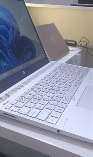 New Laptop HP Pavilion 15 8GB Intel Core i5 SSD 512GB