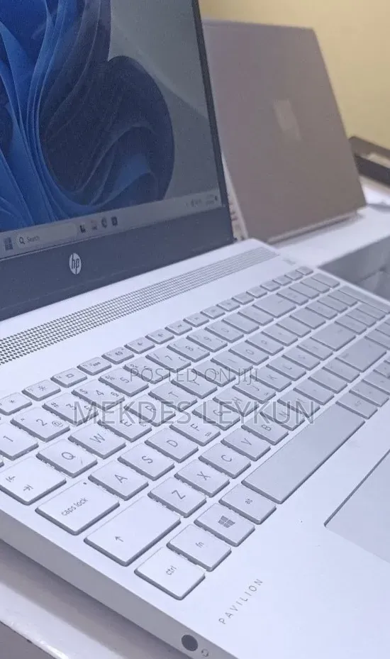 New Laptop HP Pavilion 15 8GB Intel Core i5 SSD 512GB