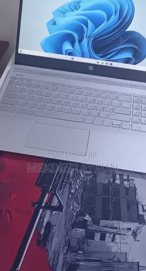 New Laptop HP Pavilion 15 8GB Intel Core i5 SSD 512GB