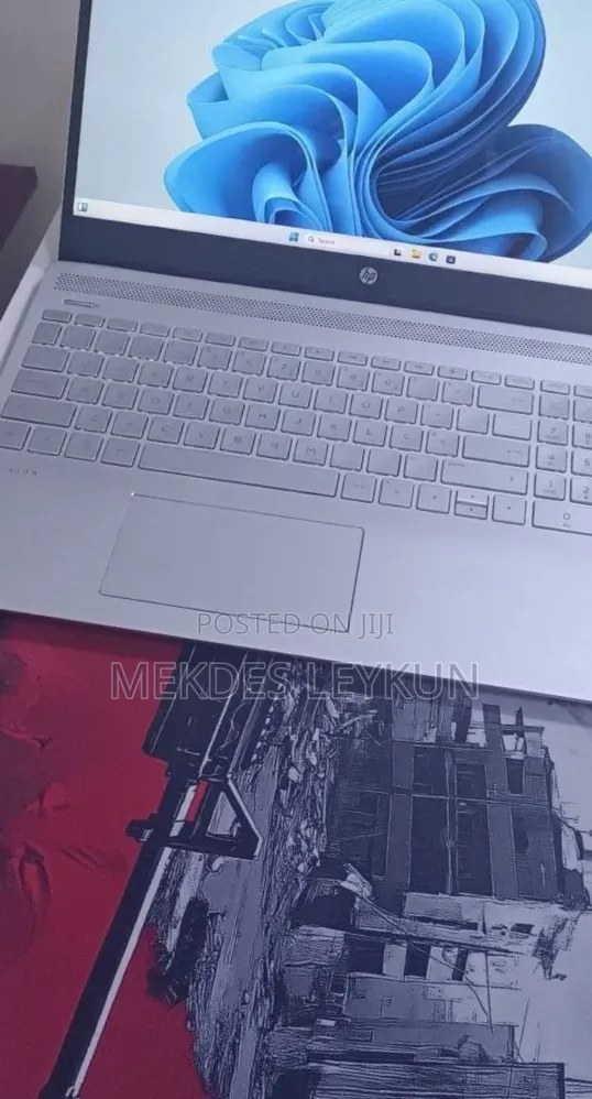 New Laptop HP Pavilion 15 8GB Intel Core i5 SSD 512GB