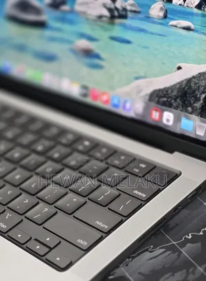 New Laptop Apple MacBook Pro 2021 M1 32GB Apple M1 Pro SSD 512GB