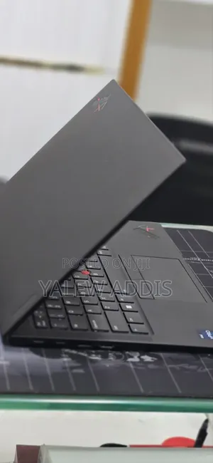 New Laptop Lenovo ThinkPad X1 Carbon 2GB Intel Core i7 SSD 512GB