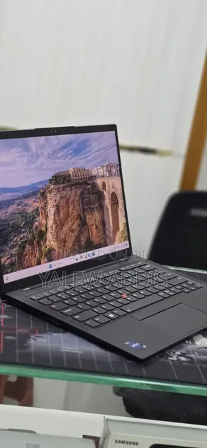 New Laptop Lenovo ThinkPad X1 Carbon 2GB Intel Core i7 SSD 512GB