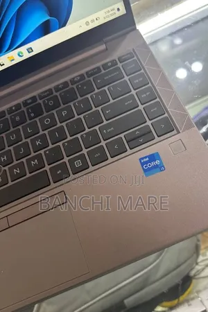 New Laptop HP ZBook Firefly G8 16GB Intel Core i5 SSD 512GB