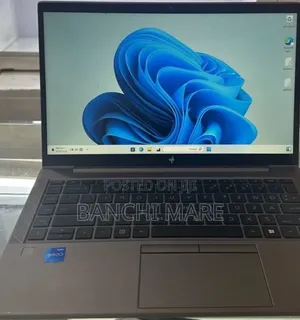 New Laptop HP ZBook Firefly G8 16GB Intel Core i5 SSD 512GB