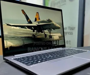 New Laptop HP ZBook Firefly G8 16GB Intel Core i5 SSD 512GB