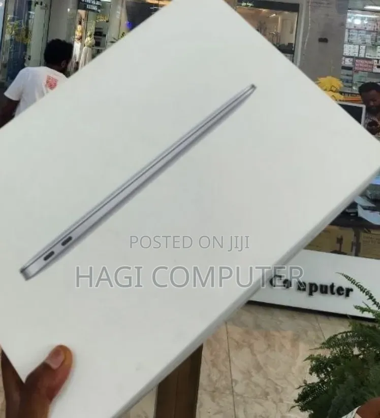 New Laptop Apple MacBook Air 2020 M1 8GB Apple M1 SSD 256GB