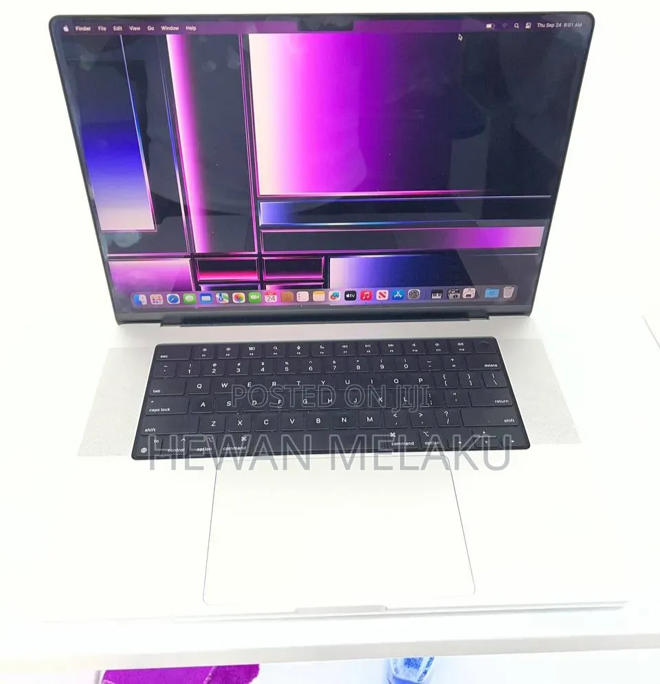 New Laptop Apple MacBook Pro 2021 M1 16GB Apple M1 Pro SSD 512GB
