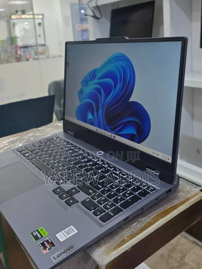 New Laptop Lenovo Legion 5 16GB AMD Ryzen 5 SSD 512GB