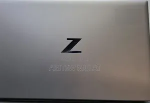 New Laptop HP ZBook Firefly G8 16GB Intel Core i5 SSD 512GB