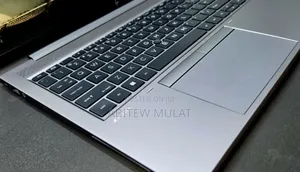 New Laptop HP ZBook Firefly G8 16GB Intel Core i5 SSD 512GB