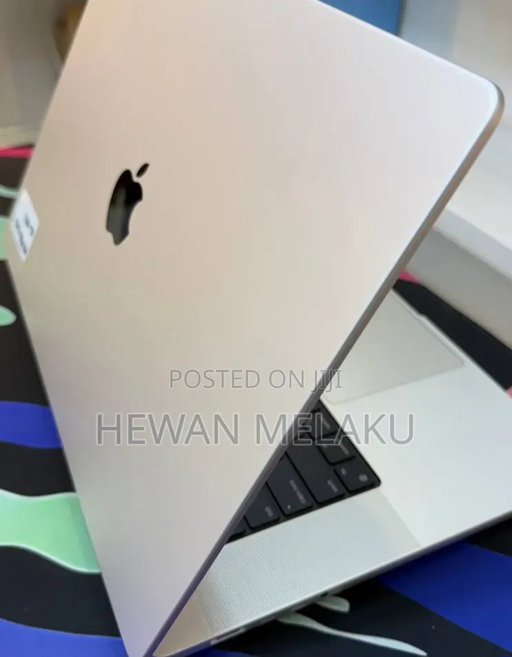 New Laptop Apple MacBook Pro 2021 M1 16GB Apple M1 Pro SSD 512GB