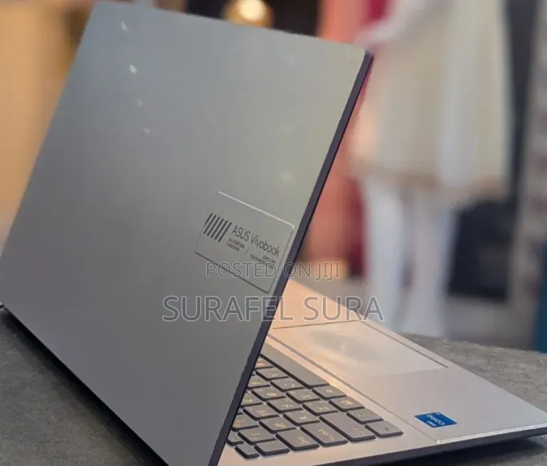 New Laptop Asus Vivobook 15 8GB Intel Core i3 SSD 256GB