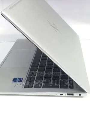 New Laptop HP EliteBook 830 G9 16GB Intel Core i5 SSD 512GB