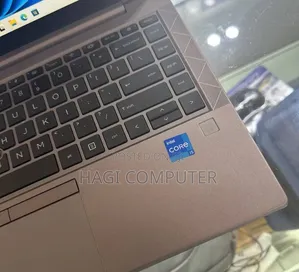 New Laptop HP ZBook Firefly G8 16GB Intel Core i5 SSD 512GB
