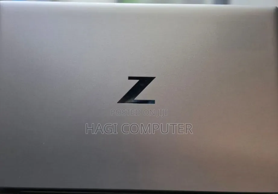New Laptop HP ZBook Firefly G8 16GB Intel Core i5 SSD 512GB