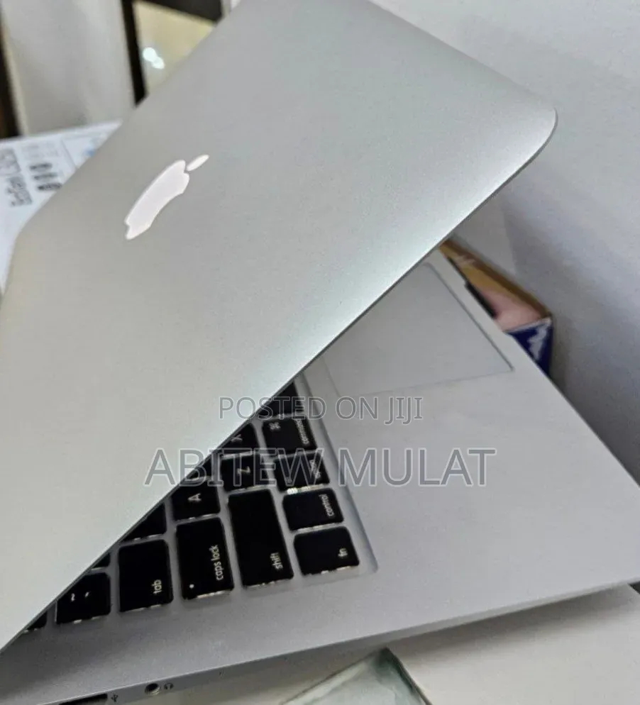 New Laptop Apple MacBook Air 2013 4GB Intel Core i5 SSD 128GB