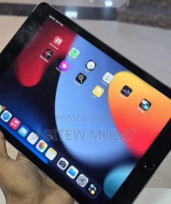 New Apple iPad Air 64 GB Silver