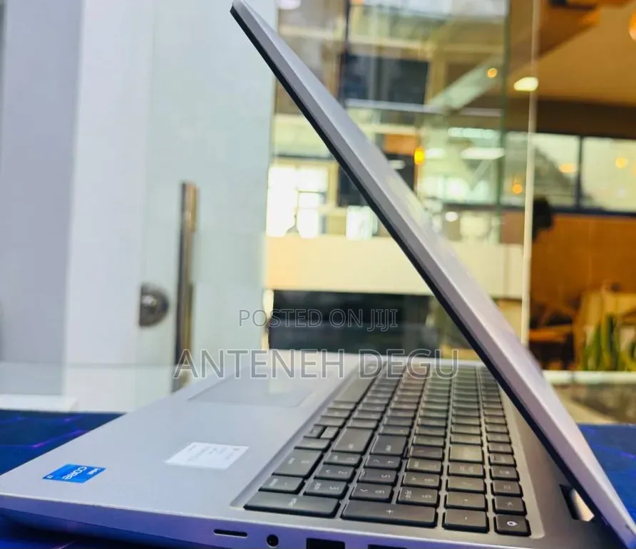 New Laptop Dell Precision 3581 16GB Intel Core i7 SSD 1T