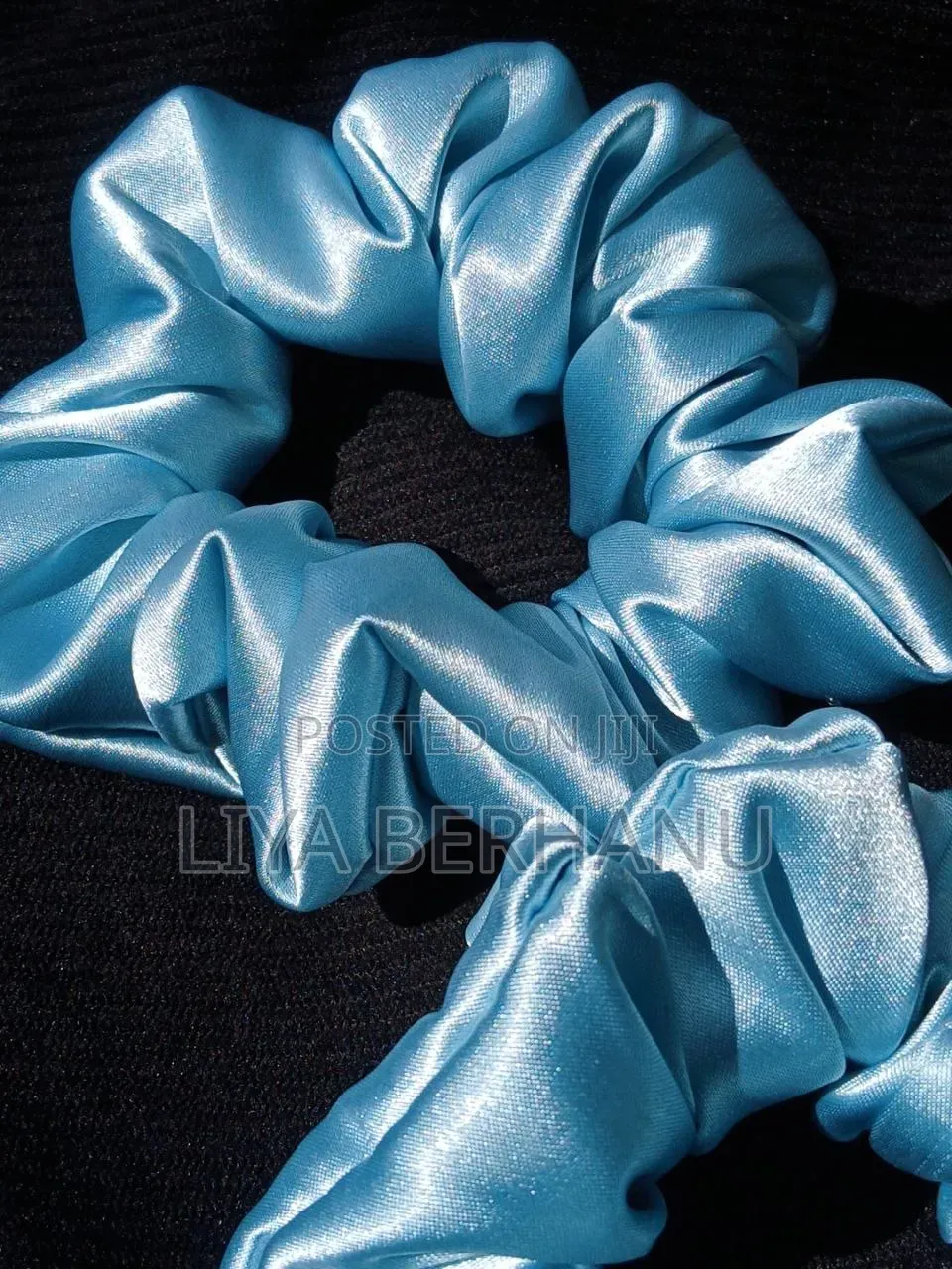Scrunchies ፀጉር ማስያዣ