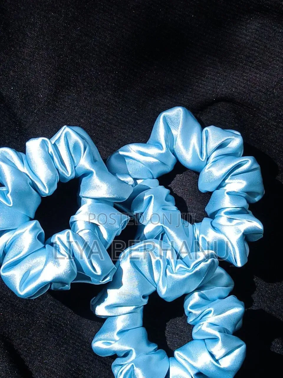 Scrunchies ፀጉር ማስያዣ