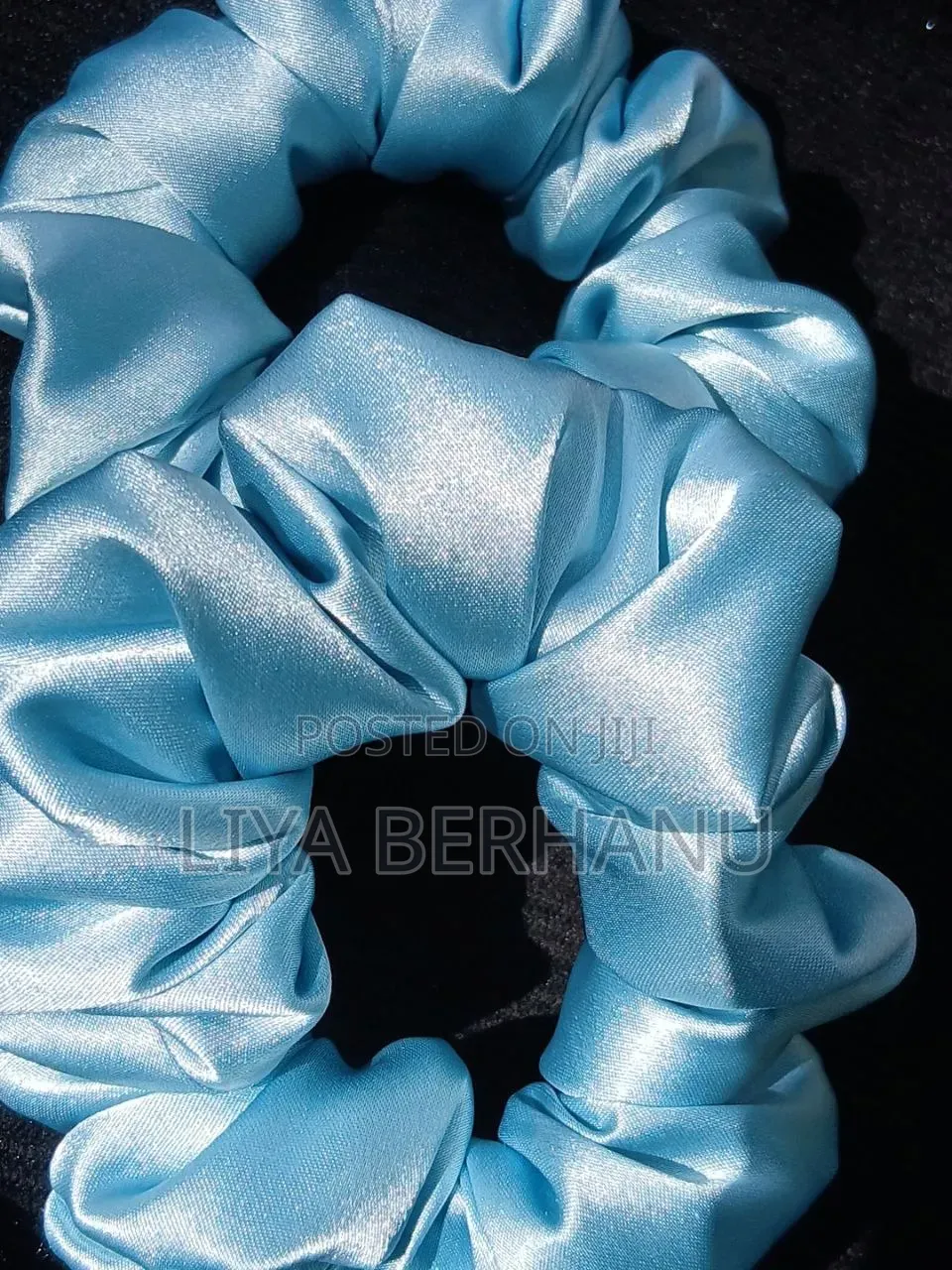 Scrunchies ፀጉር ማስያዣ