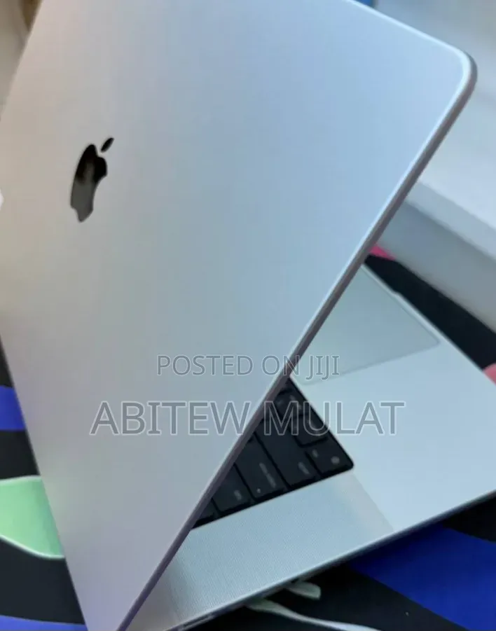 New Laptop Apple MacBook Pro 2021 M1 16GB Apple M1 Pro SSD 512GB