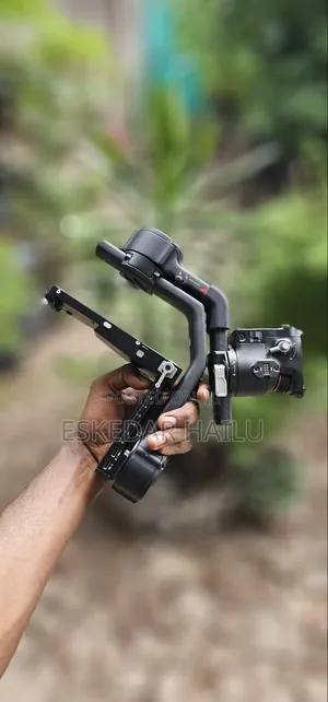 DJI RS 4 Pro Gimbal Stabilizer