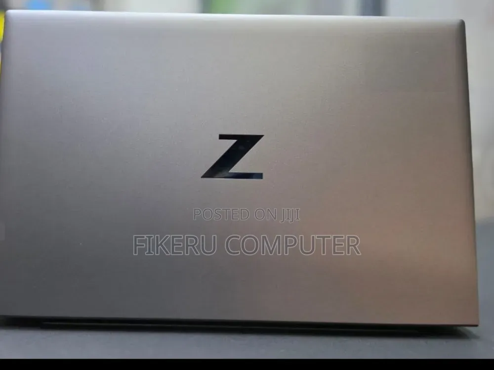 New Laptop HP ZBook Firefly 14 G7 16GB Intel Core i5 SSD 512GB