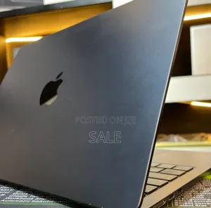 New Laptop Apple MacBook Air 2022 M2 8GB Apple M2 SSD 512GB