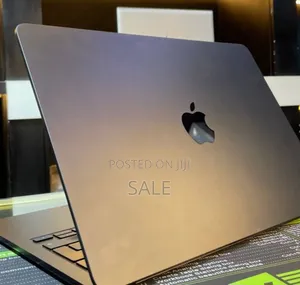 New Laptop Apple MacBook Air 2022 M2 8GB Apple M2 SSD 512GB