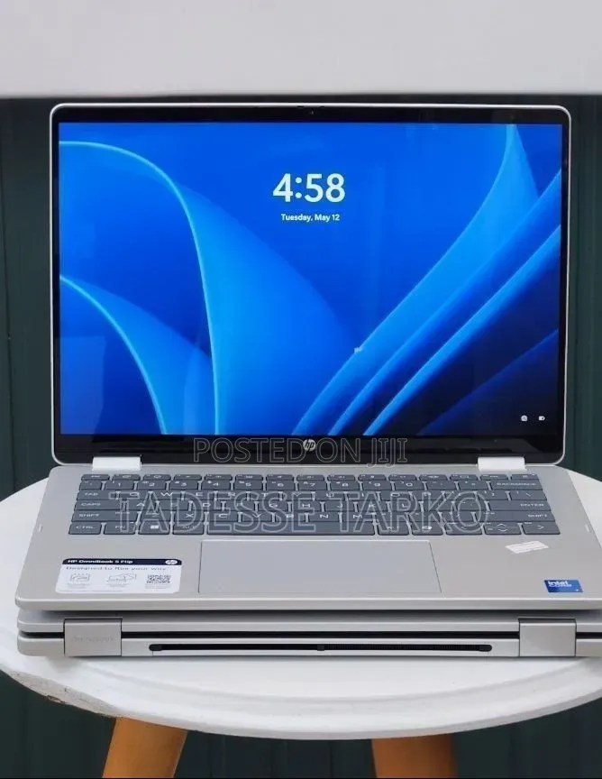 New Laptop HP OmniBook 5 Flip 16GB Intel Core 7 SSD 512GB