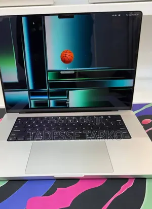 New Laptop Apple MacBook Pro 2021 M1 16GB Apple M1 Pro SSD 512GB