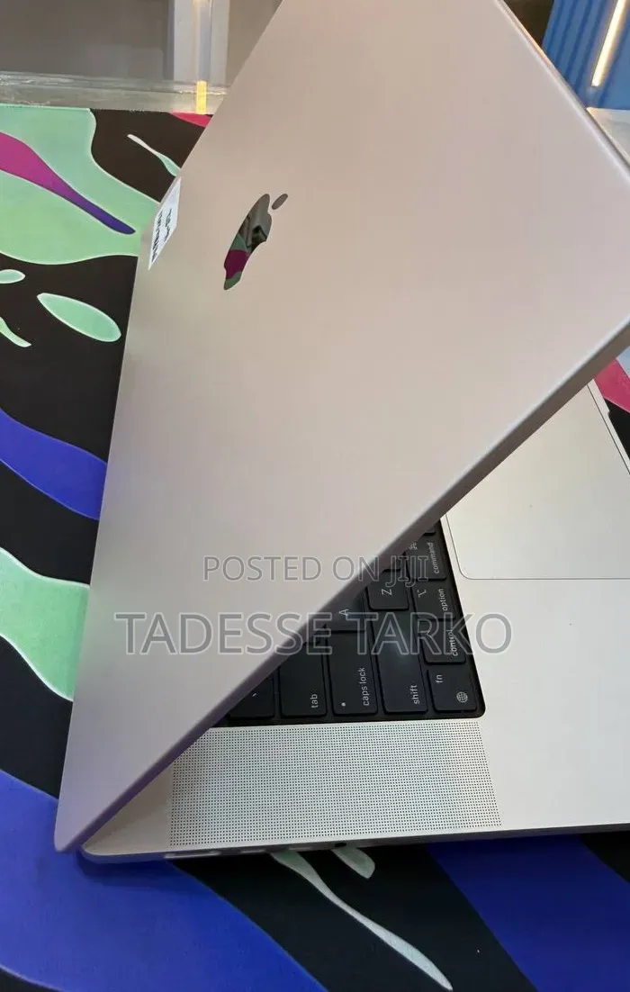 New Laptop Apple MacBook Pro 2021 M1 16GB Apple M1 Pro SSD 512GB