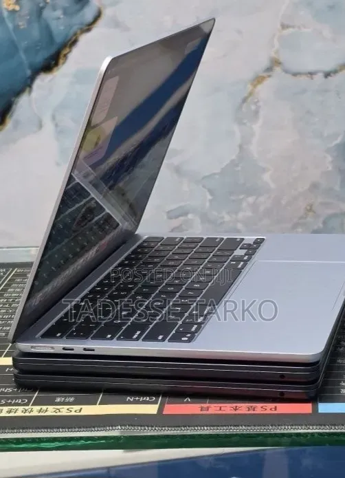 New Laptop Apple MacBook Air 2025 M4 16GB Apple M4 SSD 256GB