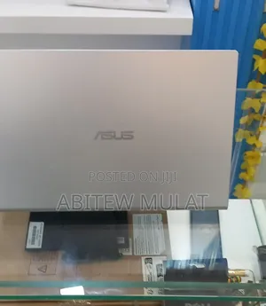 New Laptop Asus Vivobook 14 8GB Intel Atom SSD 256GB