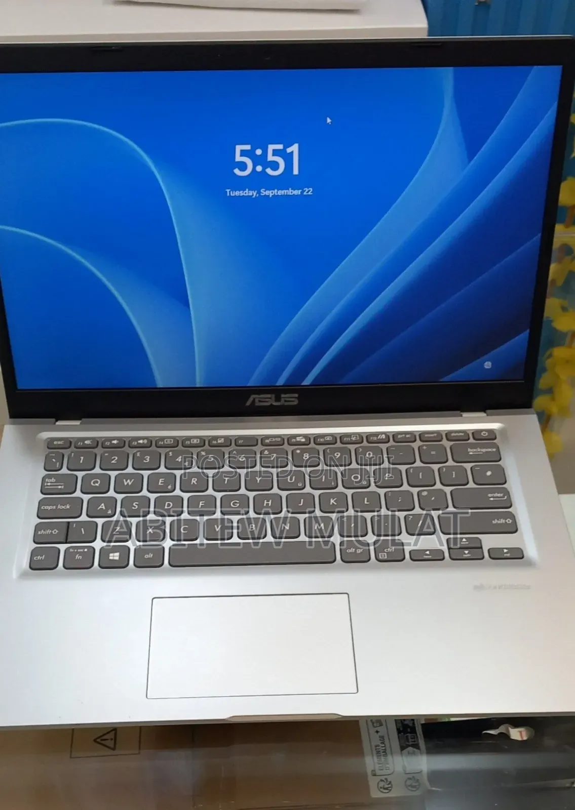 New Laptop Asus Vivobook 14 8GB Intel Atom SSD 256GB