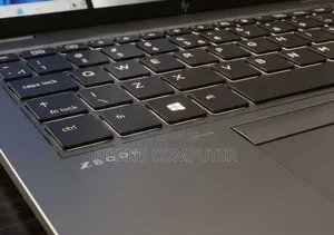 New Laptop HP ZBook Firefly G8 16GB Intel Core i7 SSD 512GB