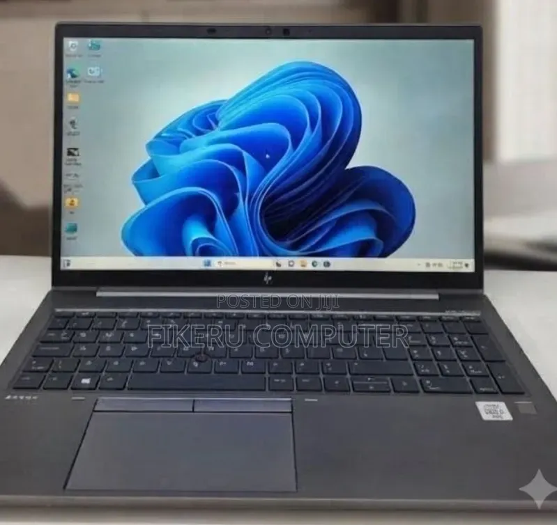 New Laptop HP ZBook Firefly G8 16GB Intel Core i7 SSD 512GB