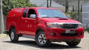 Toyota Hilux 2013 Red